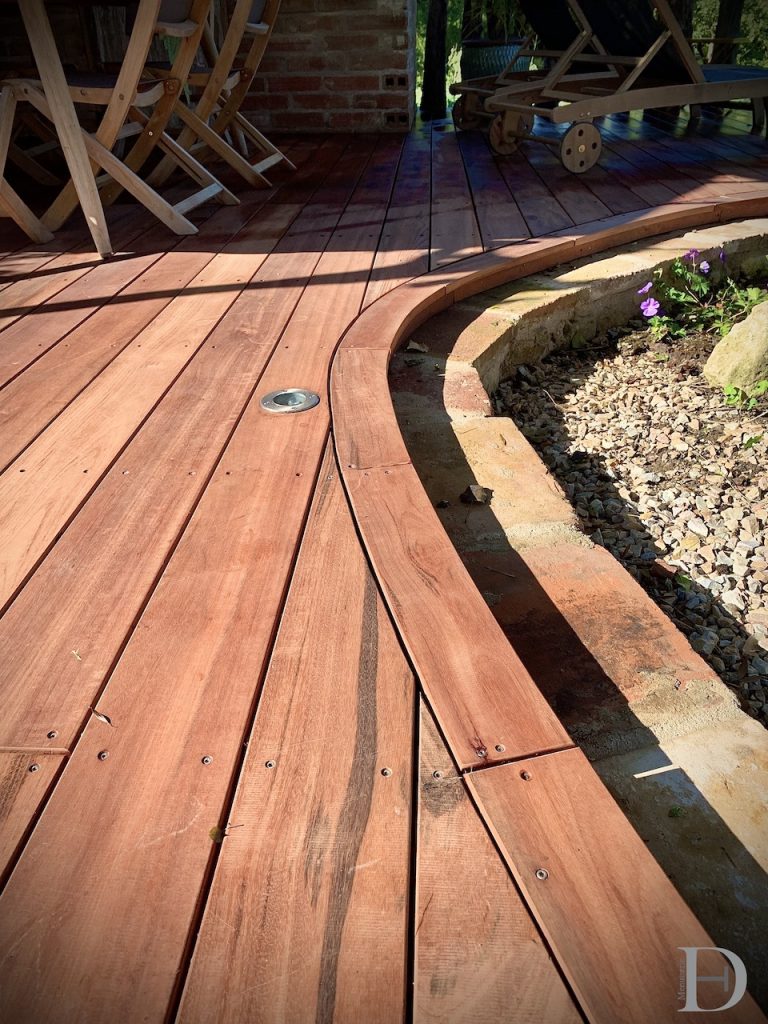 Menuiserie-extérieure-bois-Miuracatiara-terrasse-Fleur-de-vie