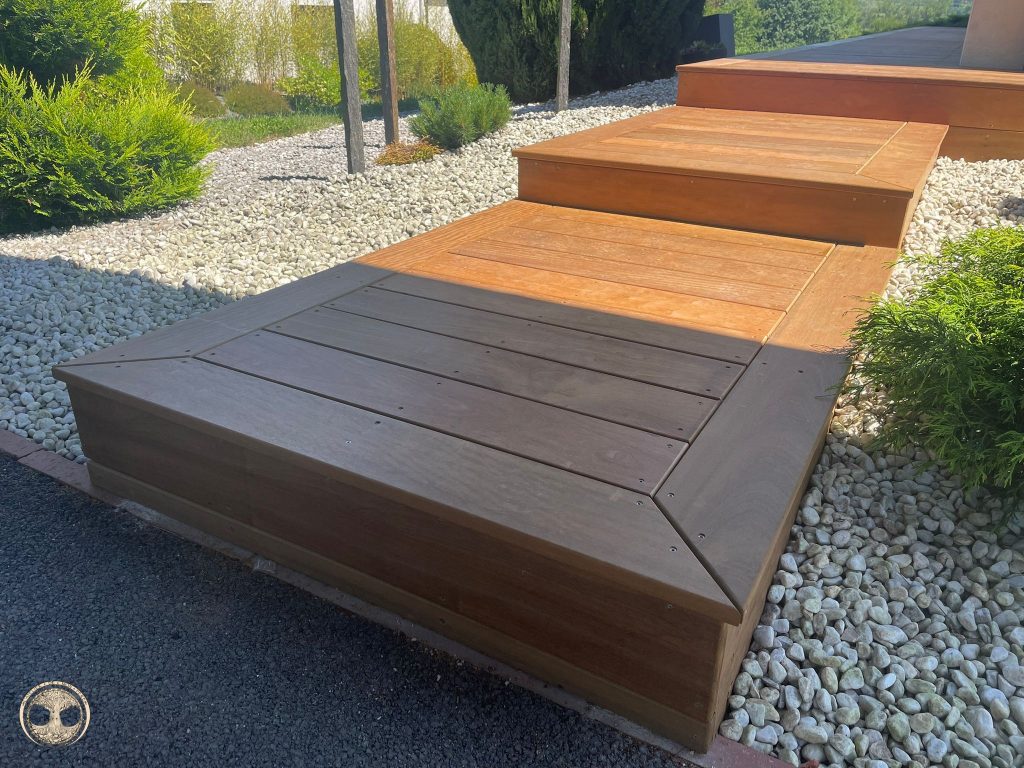 Menuiserie-extérieure-bois-itauba-terrasse-marches