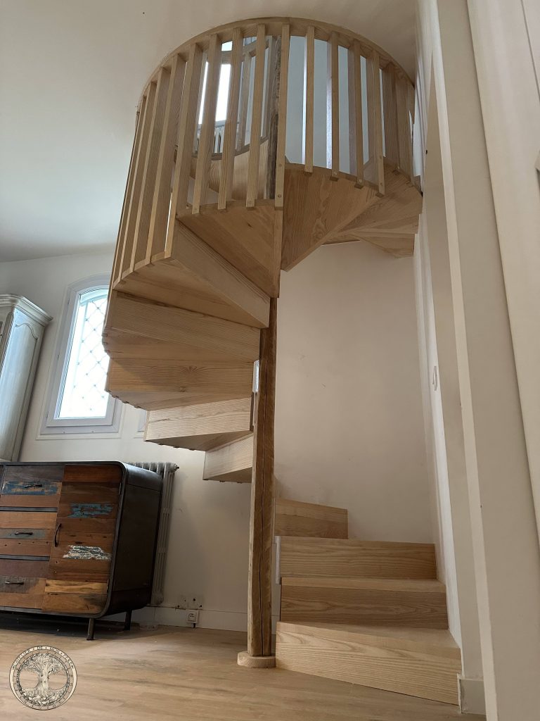 Menuiserie-escalier-frêne-colimaçon