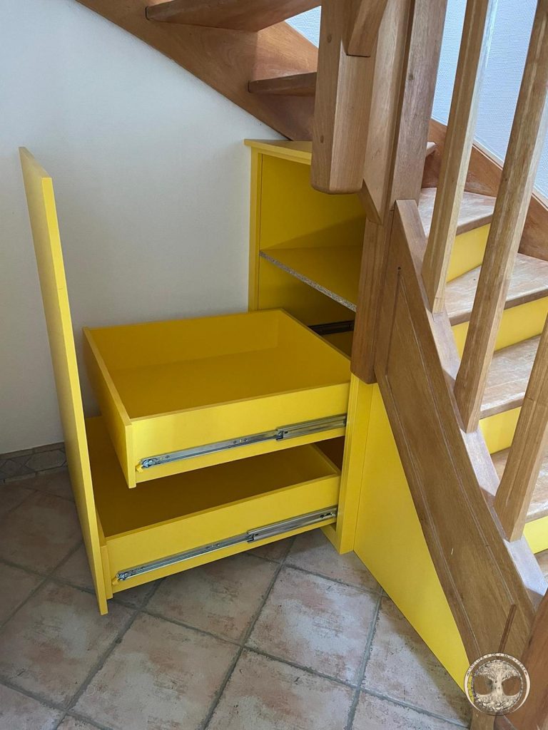 menuiserie-agencement-interieur-aménagement-sous-escalier