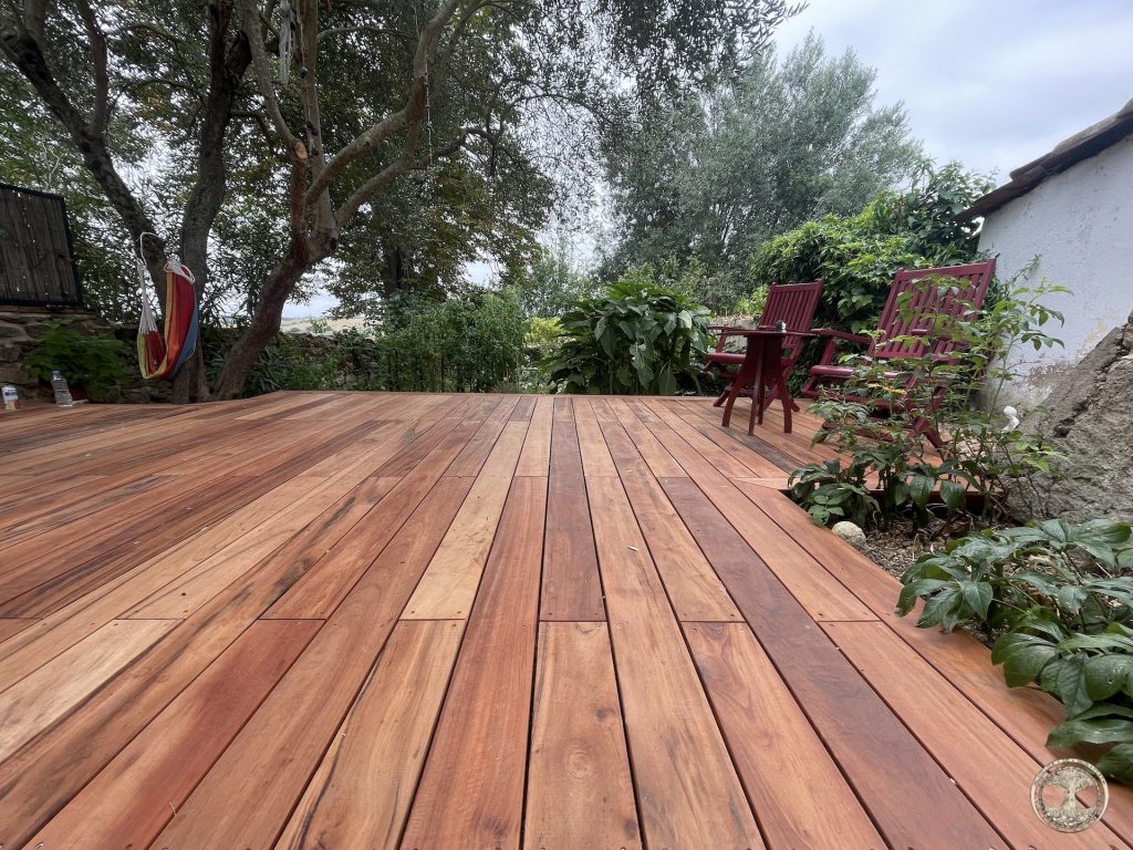 Menuiserie-extérieure-bois-Miuracatiara-terrasse